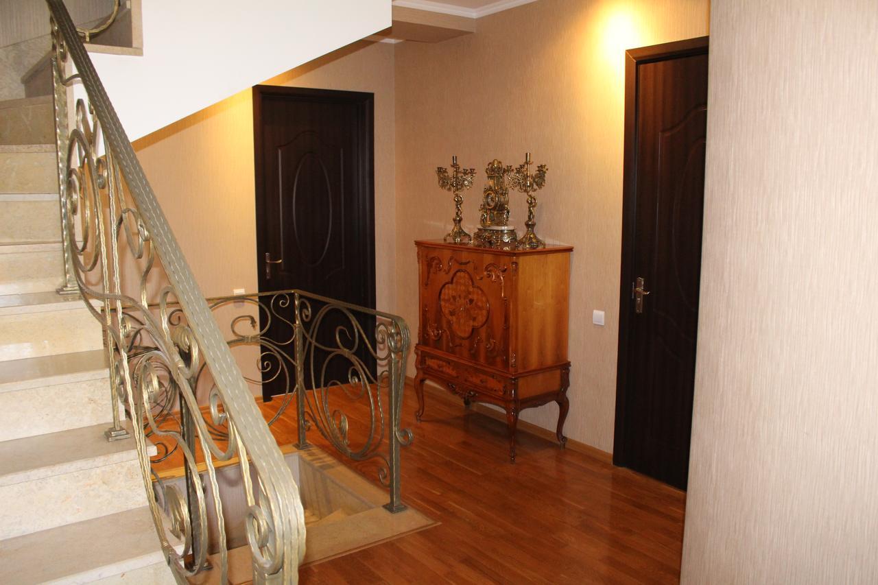 Leon Hotell Tbilisi Exteriör bild