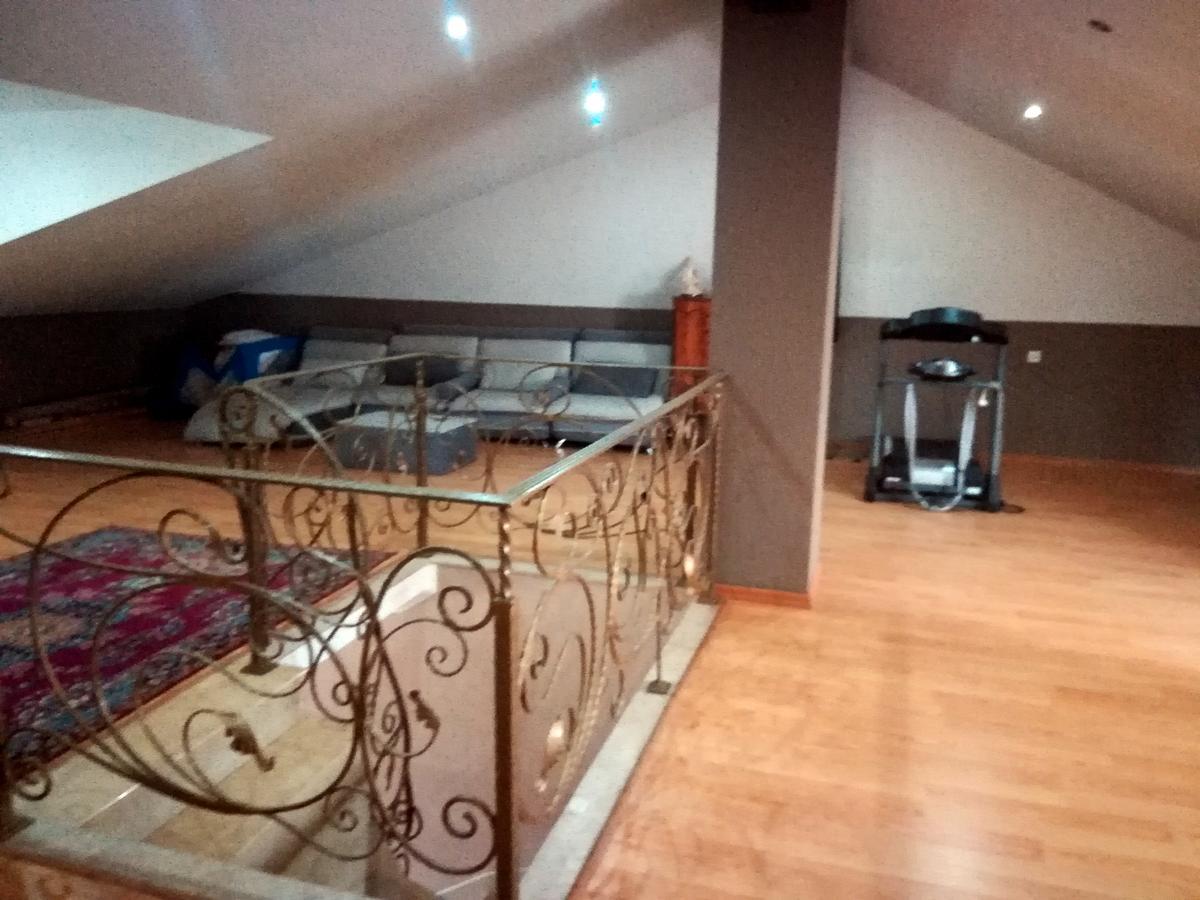 Leon Hotell Tbilisi Exteriör bild