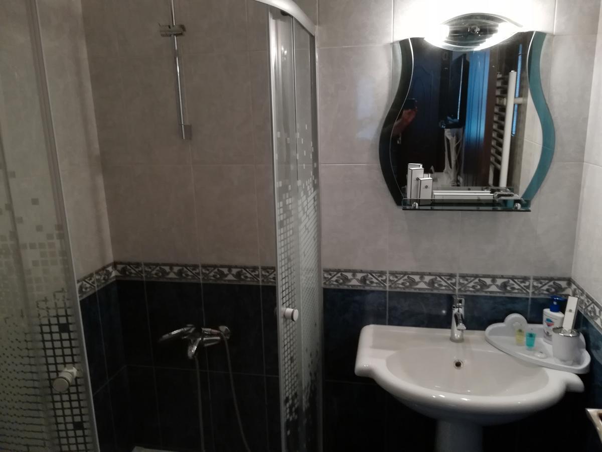 Leon Hotell Tbilisi Exteriör bild