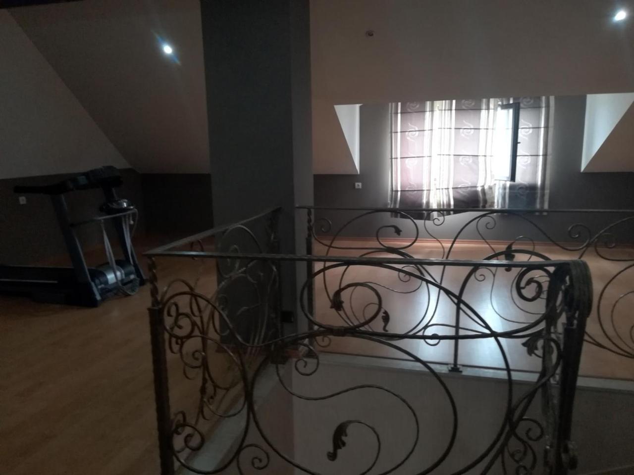 Leon Hotell Tbilisi Exteriör bild