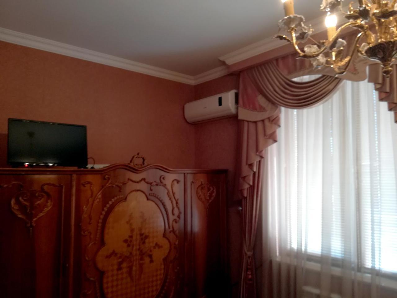 Leon Hotell Tbilisi Exteriör bild
